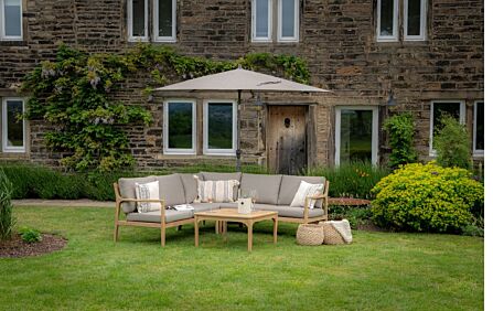 Platinum Riva Taupe 2.5mt Parasol & 40kg Wheeled Base