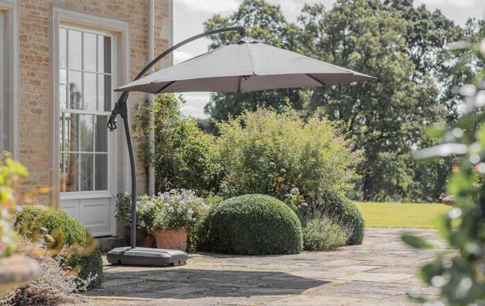 Bramblecrest Gloucester 3 Metre Round Cantilever Parasol - Grey - with FREE Cover